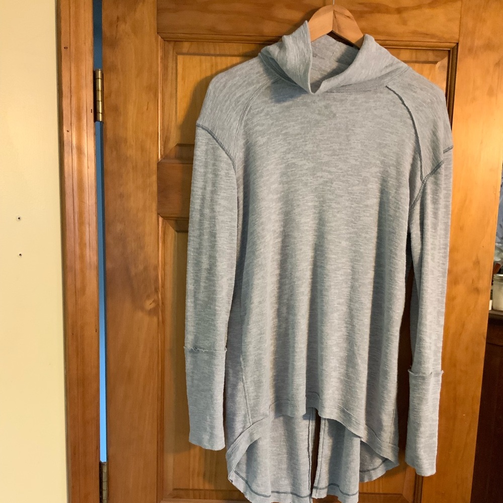 Free people/We the Free split back turtleneck